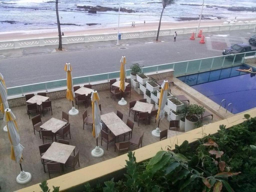 Bahia Flat, 320 *